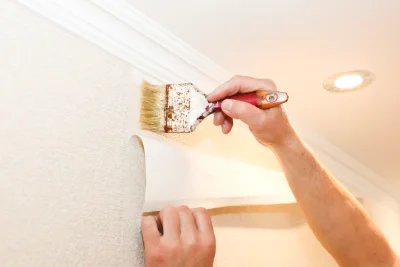 Pose de papier peint aux Matelles — revêtements muraux et toiles de verre